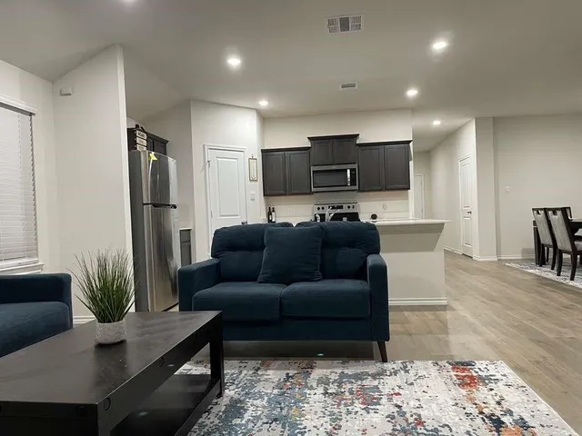 $2,300 | 1314 Gdn Grv Drive, Denton, TX 76207