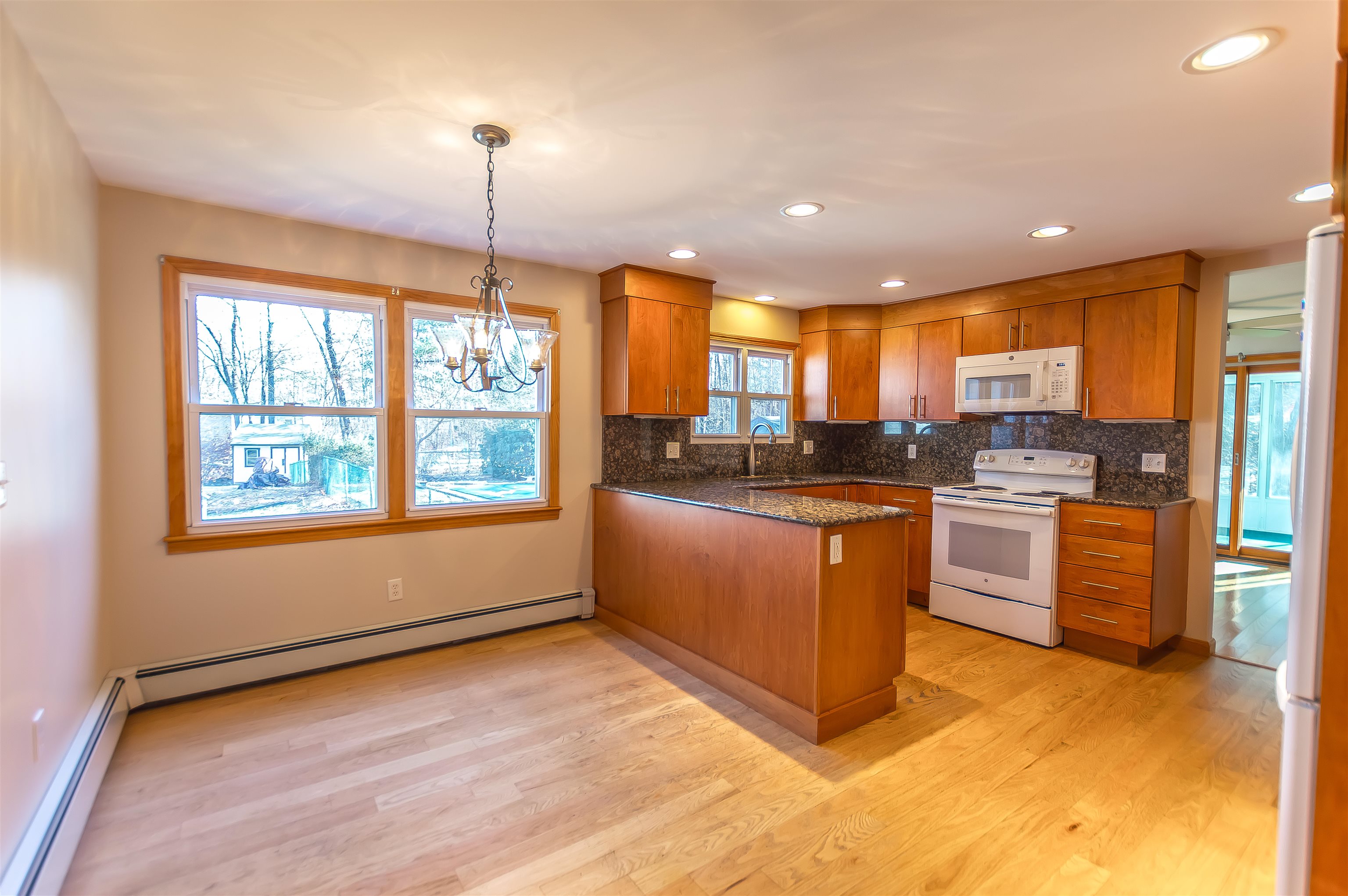 186 High Range Road Londonderry, NH 03053 - Photo 13 of 40 Gallery Image 13