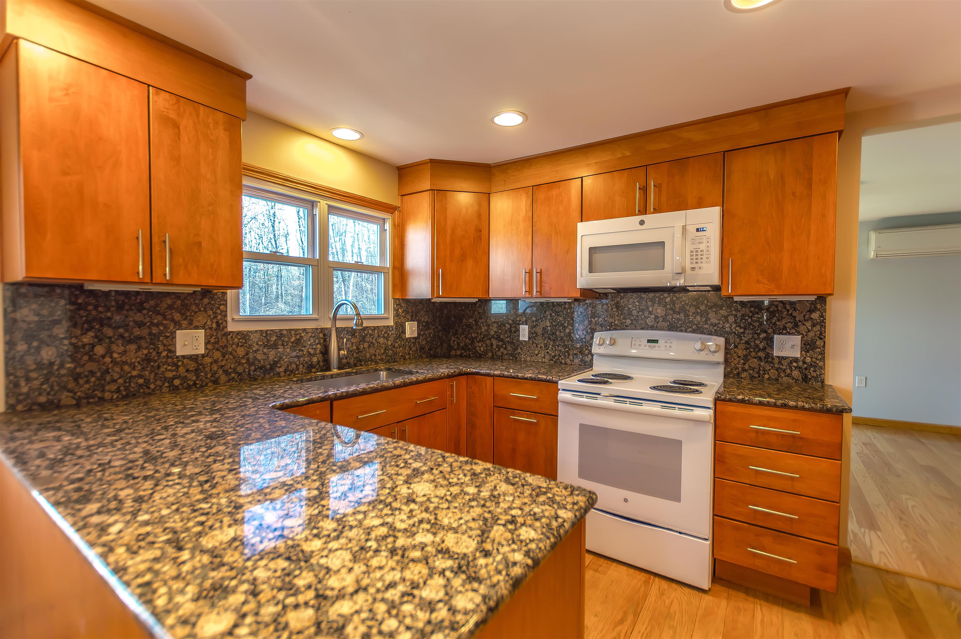 186 High Range Road Londonderry, NH 03053 - Photo 14 of 40 Gallery Image 14