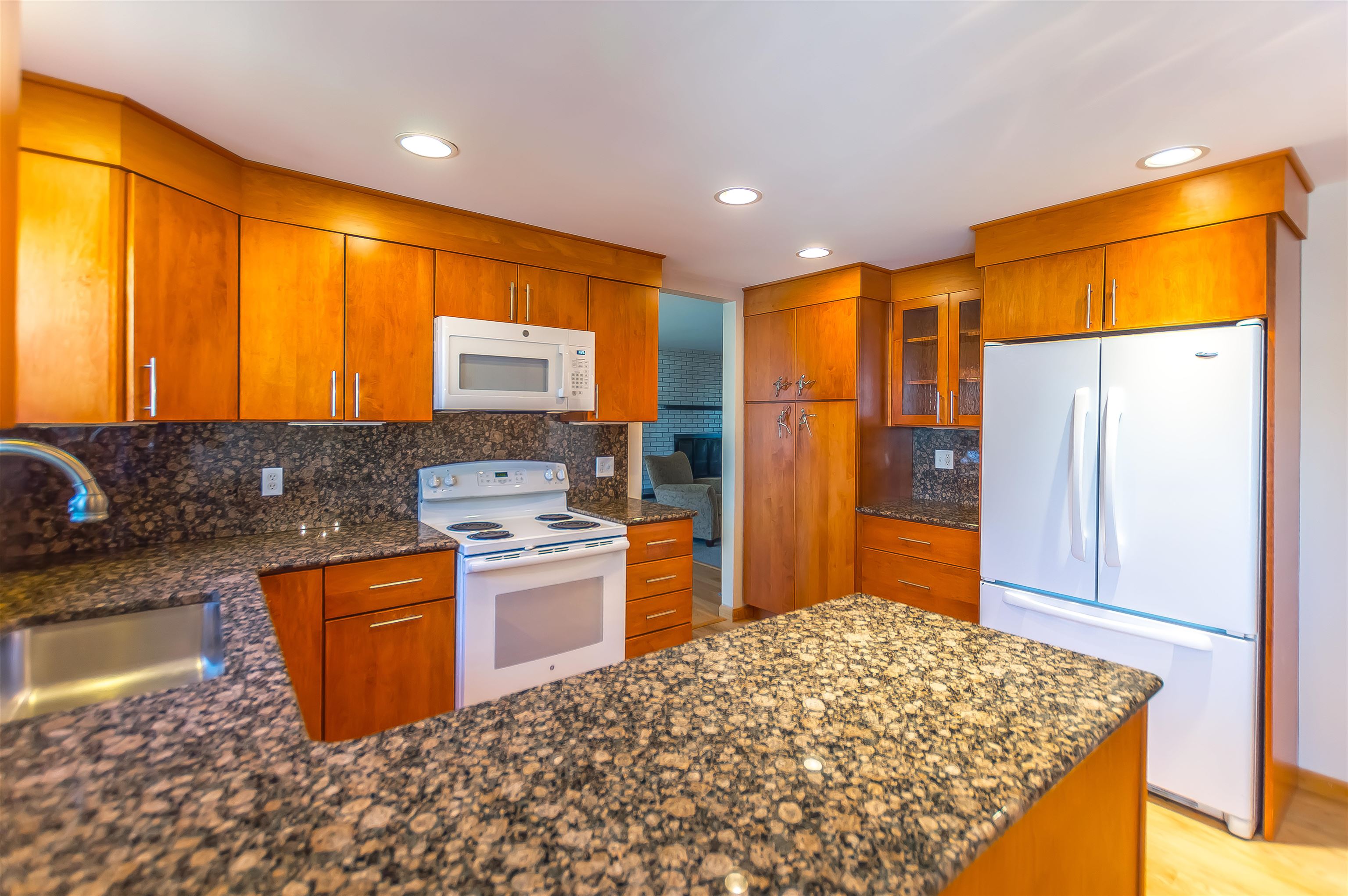 186 High Range Road Londonderry, NH 03053 - Photo 15 of 40 Gallery Image 15