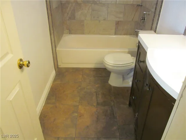 $2,600 | 9125 Sparklewood Court, Las Vegas, NV 89129