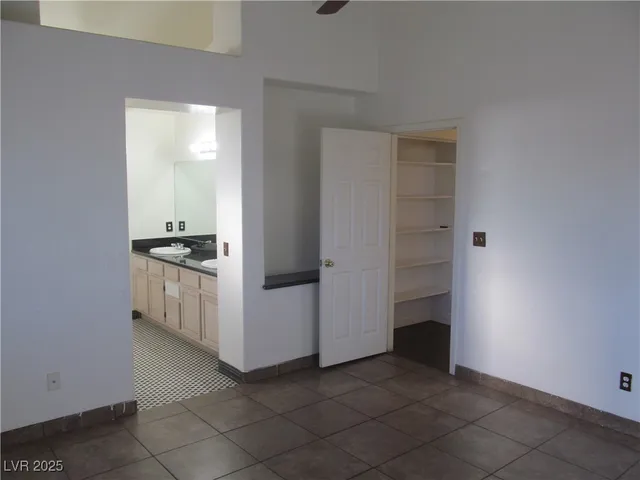 $2,600 | 9125 Sparklewood Court, Las Vegas, NV 89129