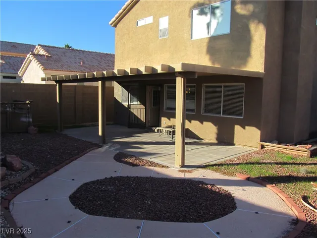 $2,600 | 9125 Sparklewood Court, Las Vegas, NV 89129