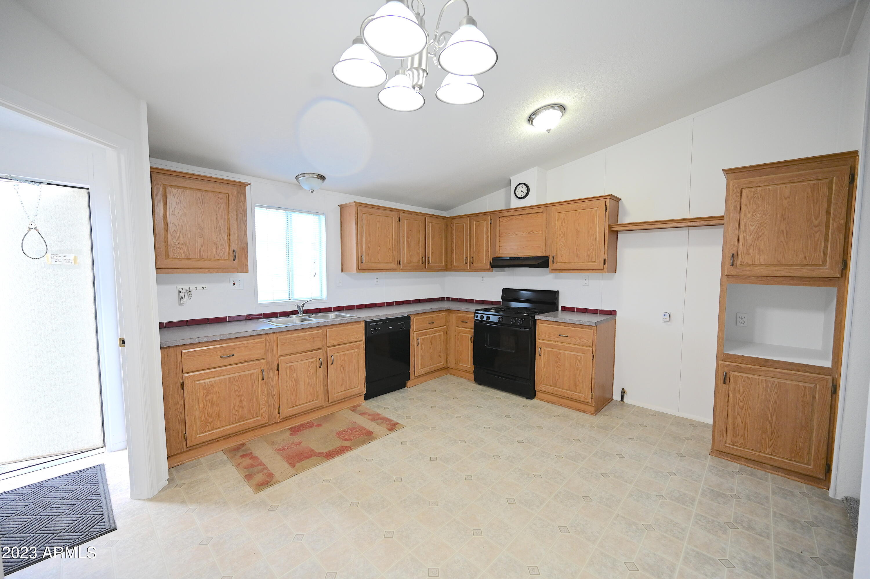 33677 West Signal View Road Seligman, AZ 86337 - Photo 8 of 34 expansive kitchen