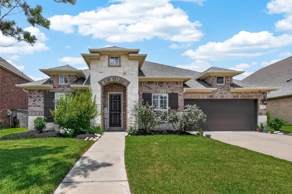 $545,000 | 2228 Briarstone Bluff Crossing, Pearland, TX 77089
