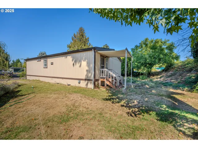 a picture of a city view