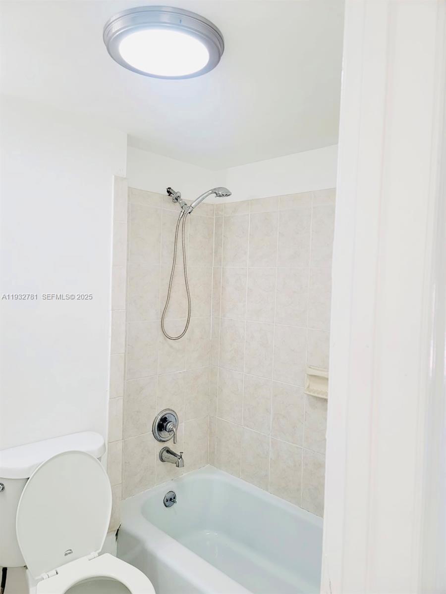 1500 North Congress Avenue, Unit A318 West Palm Beach, FL 33401 - Photo 9 of 17