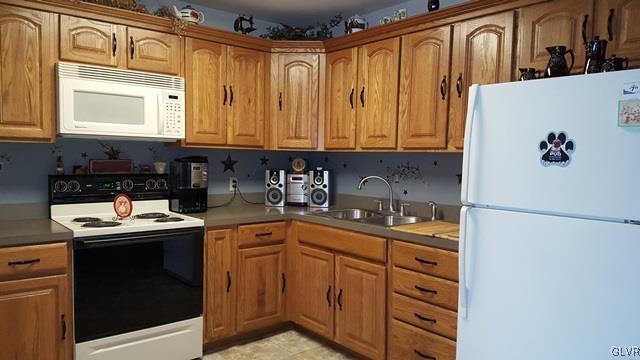 225 West Side Road Lehighton, PA 18235 - Photo 7 of 42 Kitchen