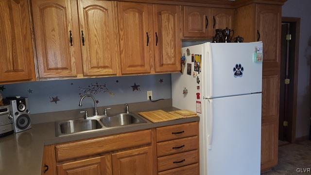 225 West Side Road Lehighton, PA 18235 - Photo 8 of 42 Kitchen