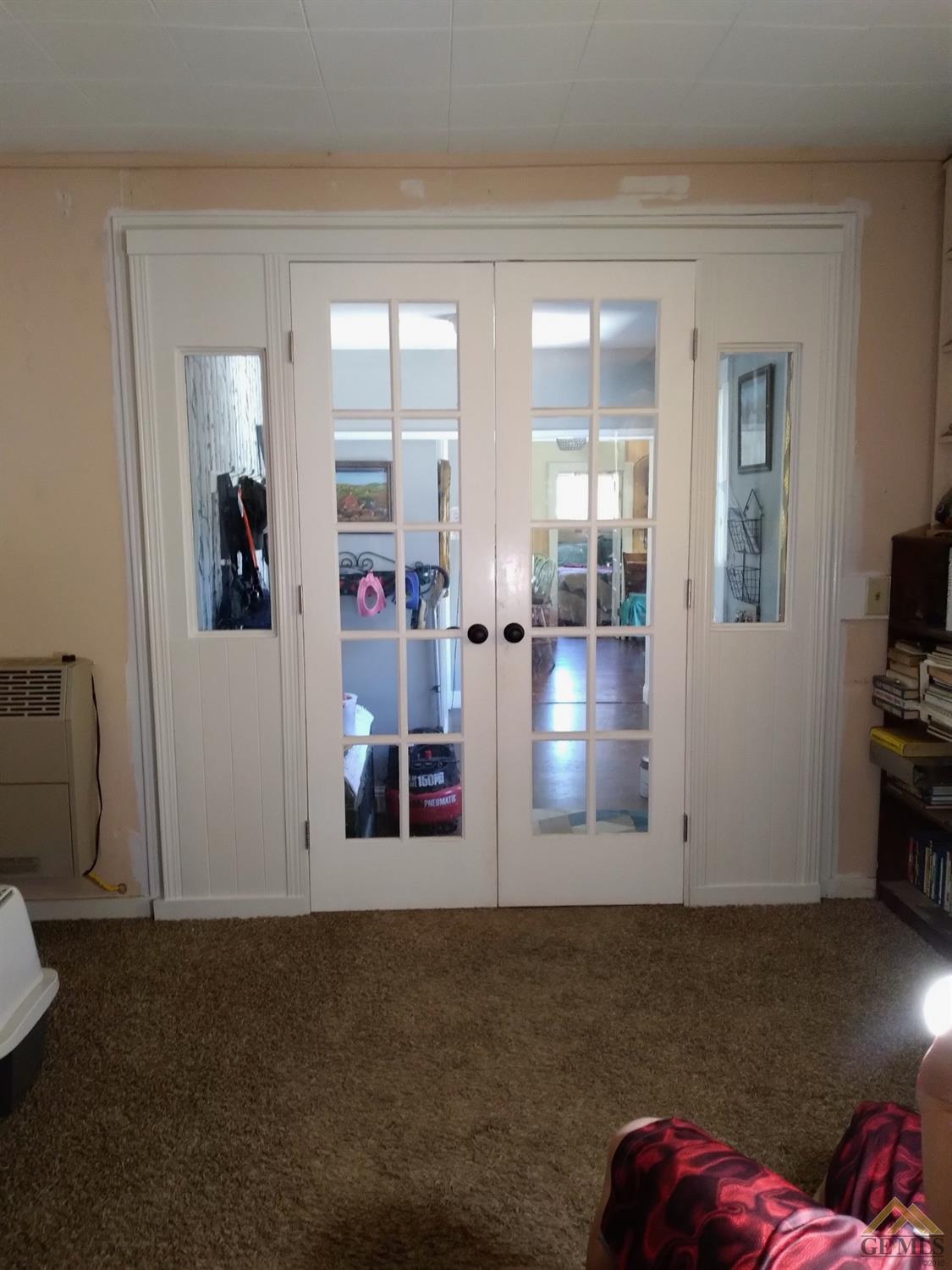Undisclosed Address Keene, CA 93531 - Photo 2 of 2 a living room with furniture