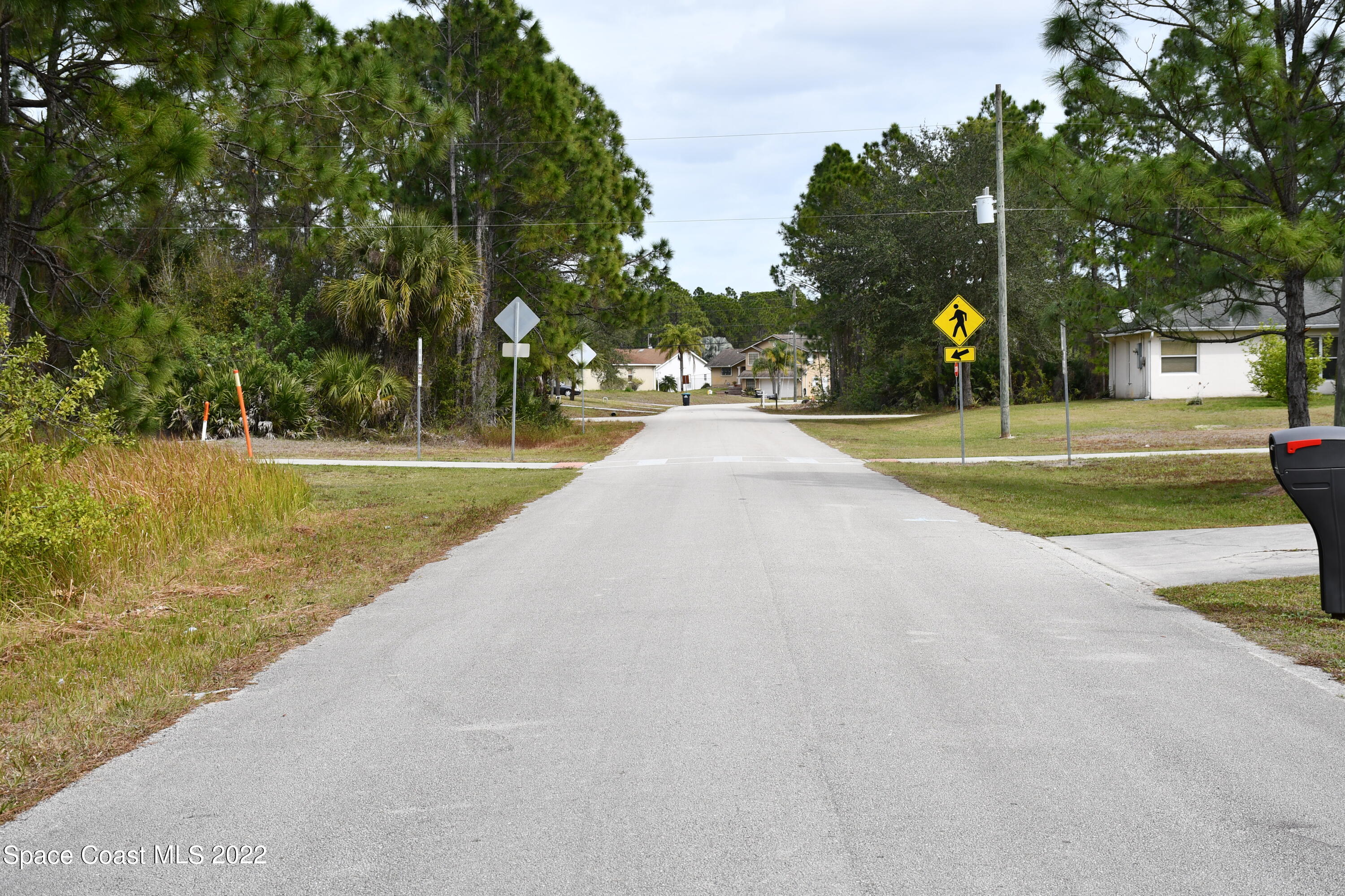 979 San Rafael Road Southwest Palm Bay, FL 32908 - Photo 2 of 4