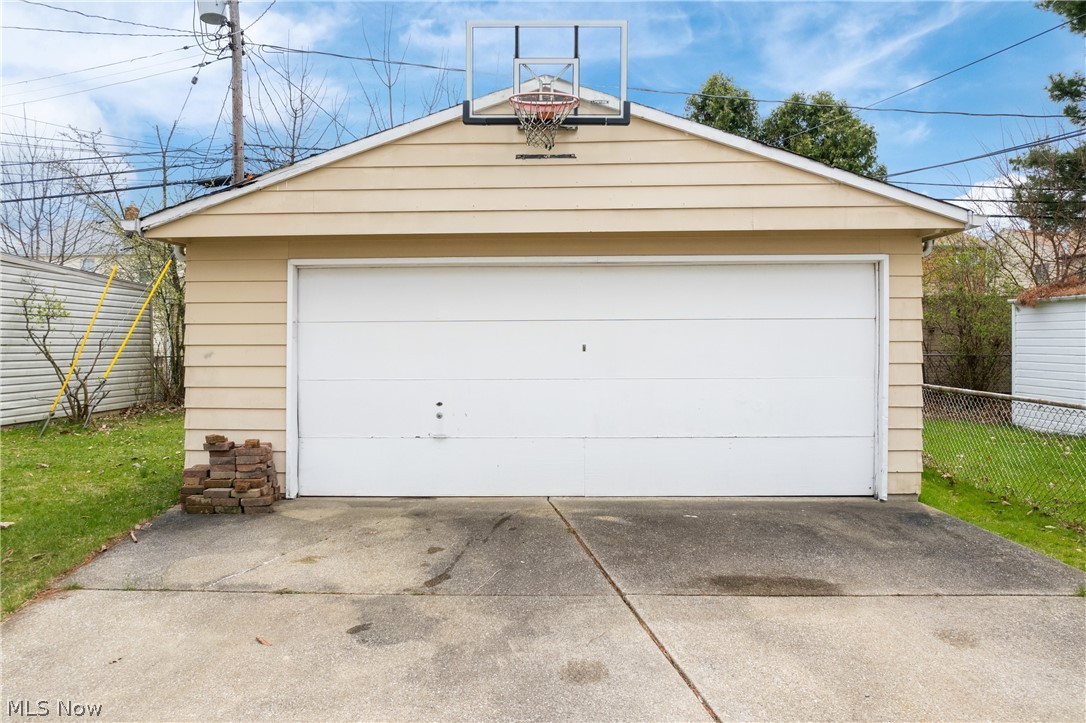 4096 Charlton Road Cleveland, OH 44121 - Photo 12 of 13 Gallery Image 12