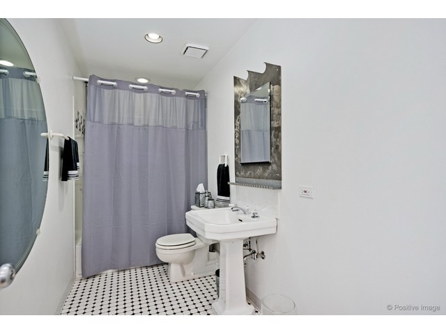 14 North Peoria Street, Unit 3H Chicago, IL 60607 - Photo 19 of 24