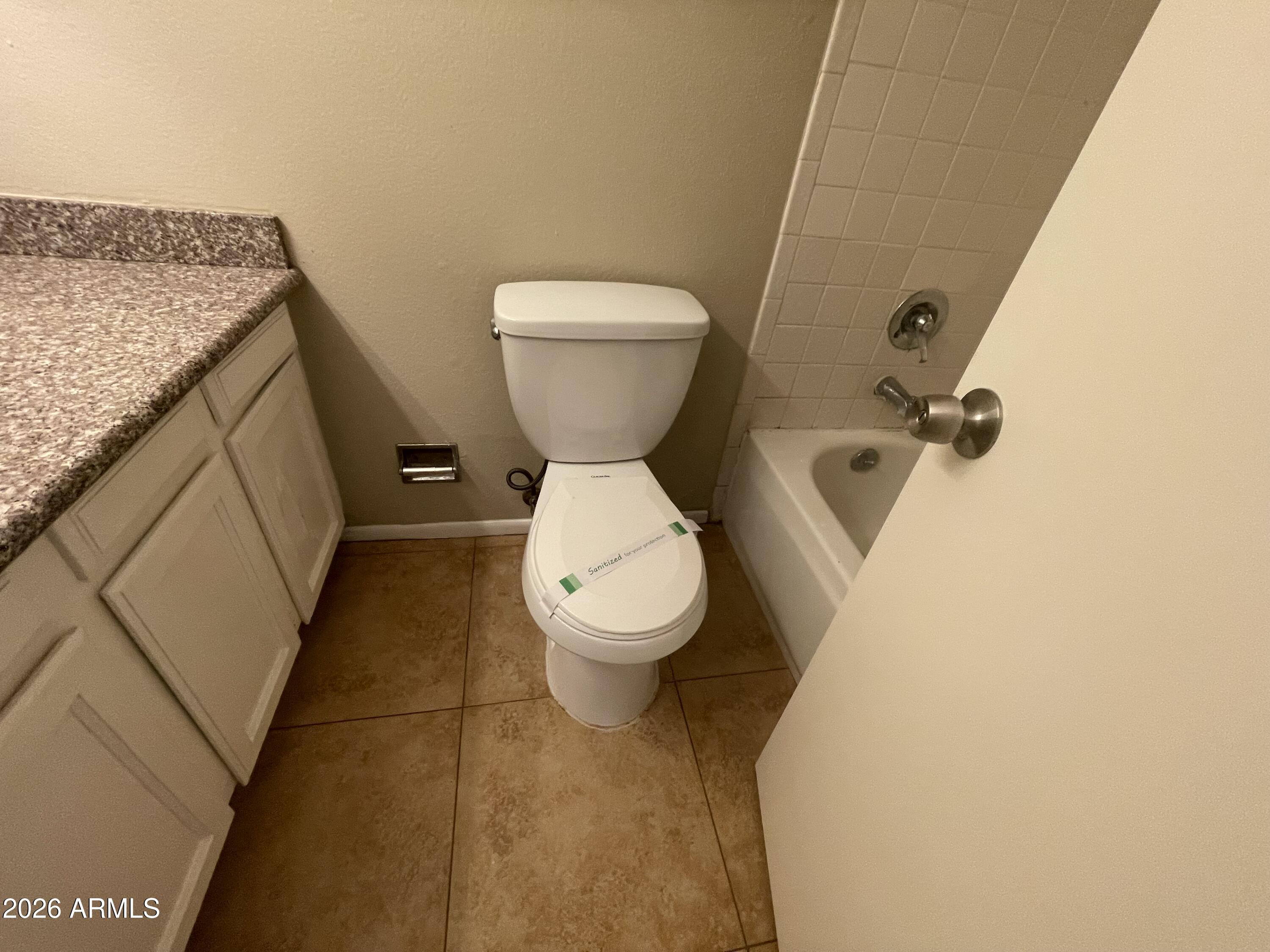 5337 West Berkeley Road Phoenix, AZ 85035 - Photo 17 of 20 Hall bath