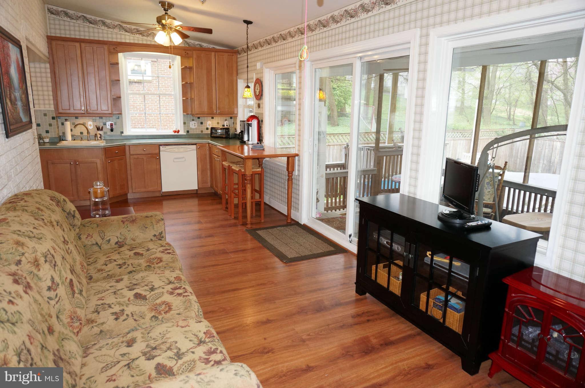 222 Mt De Sales Road Baltimore, MD 21229 - Photo 10 of 19 Wood-Look Pergo Flooring