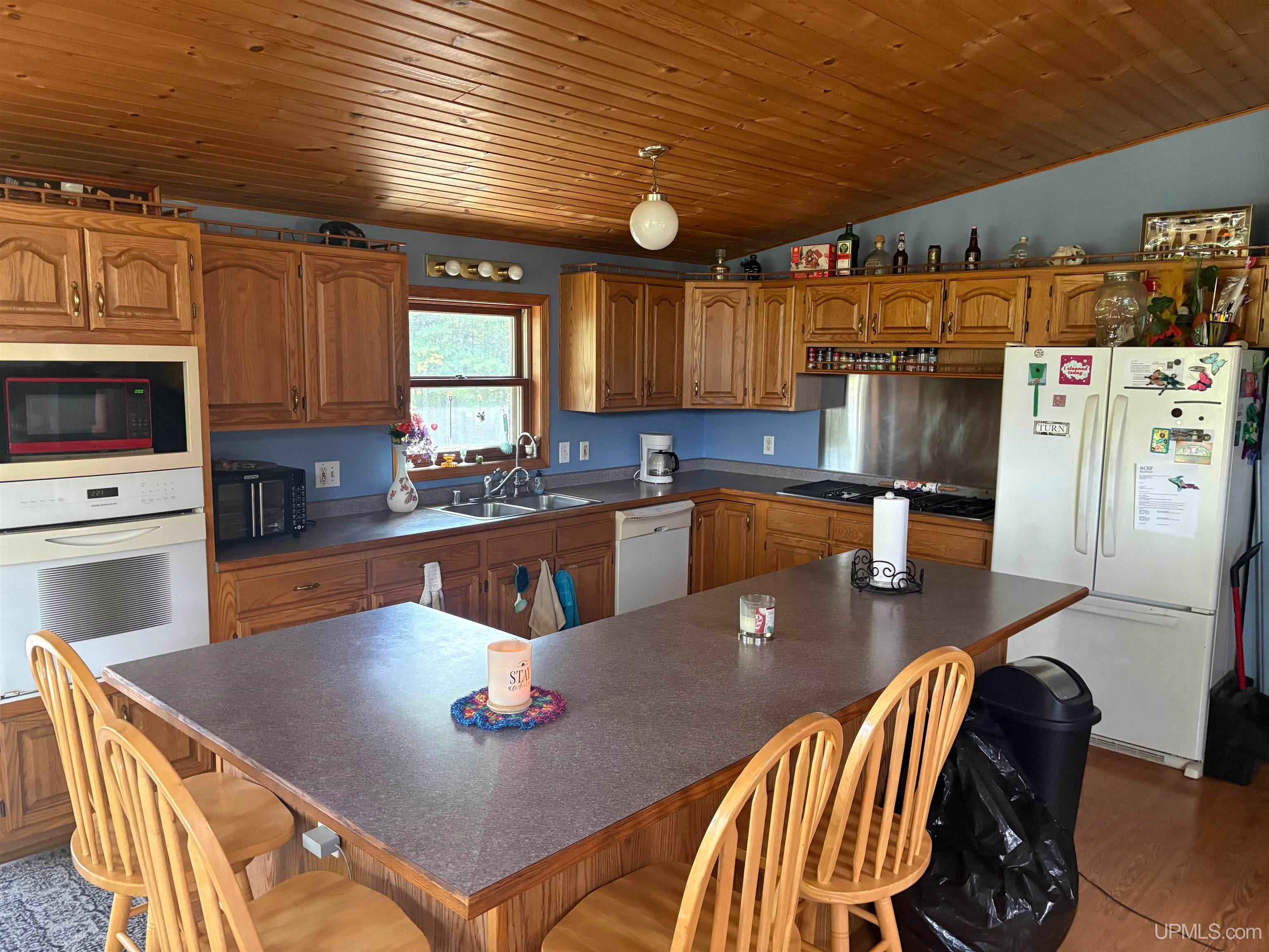 6614 P Road Gladstone, MI 49837 - Photo 13 of 21 Gallery Image 13