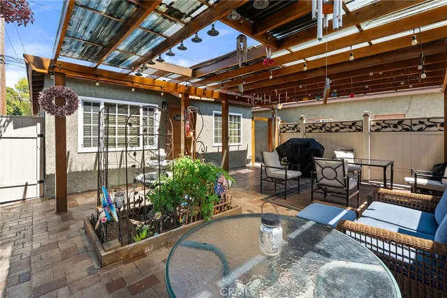 $949,000 | 1876 Oregon Avenue, Long Beach, CA 90806