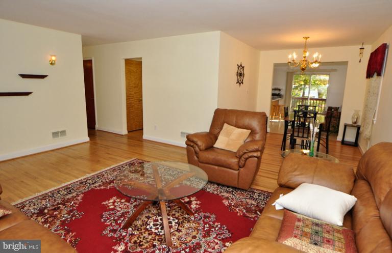 103 Tapawingo Road Southeast Vienna, VA 22180 - Photo 17 of 23 Living Room