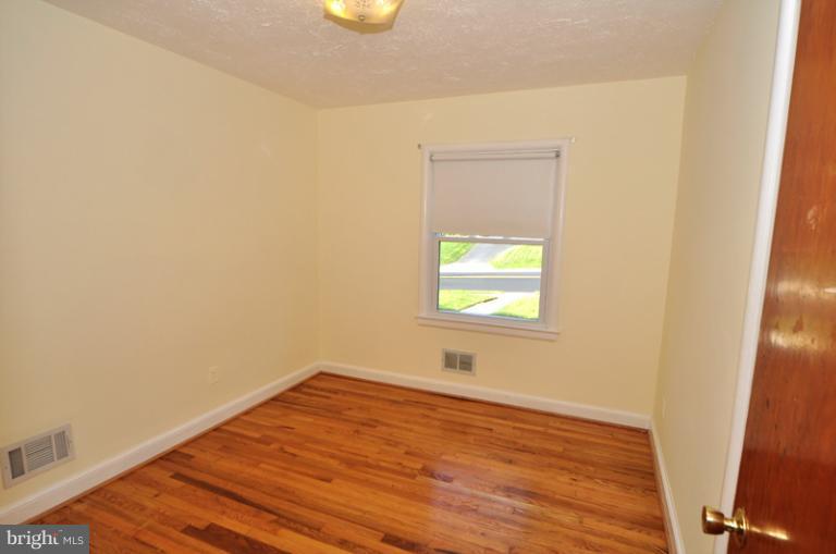 103 Tapawingo Road Southeast Vienna, VA 22180 - Photo 18 of 23 Bedroom