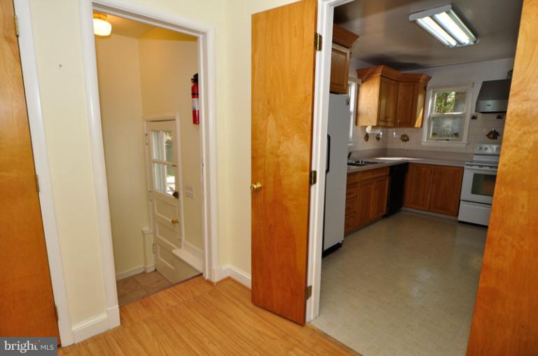 103 Tapawingo Road Southeast Vienna, VA 22180 - Photo 19 of 23 Interior (General)