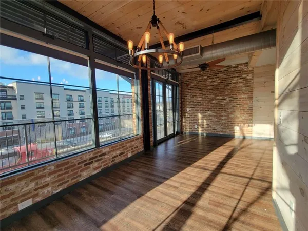 $1,800 | 550 East Main Street, Unit 201, Blue Ridge, GA 30513