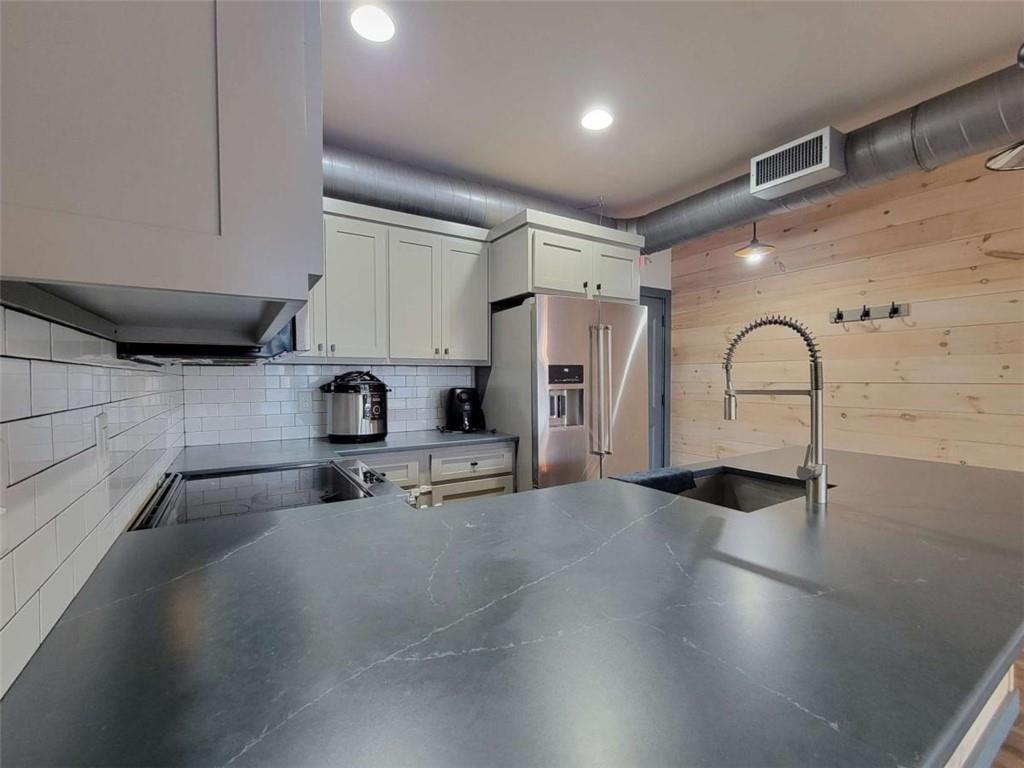 550 East Main Street, Unit 201 Blue Ridge, GA 30513 - Photo 11 of 40