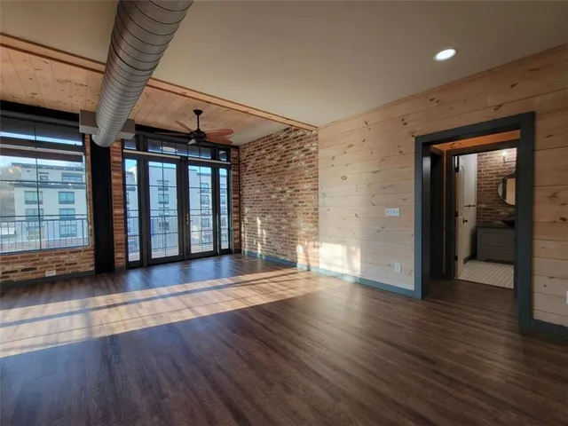 $1,600 | 550 East Main Street, Unit 201, Blue Ridge, GA 30513