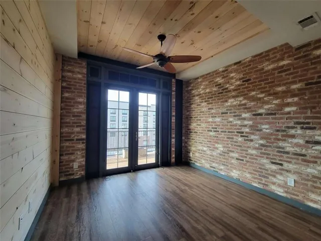 $1,600 | 550 East Main Street, Unit 201, Blue Ridge, GA 30513