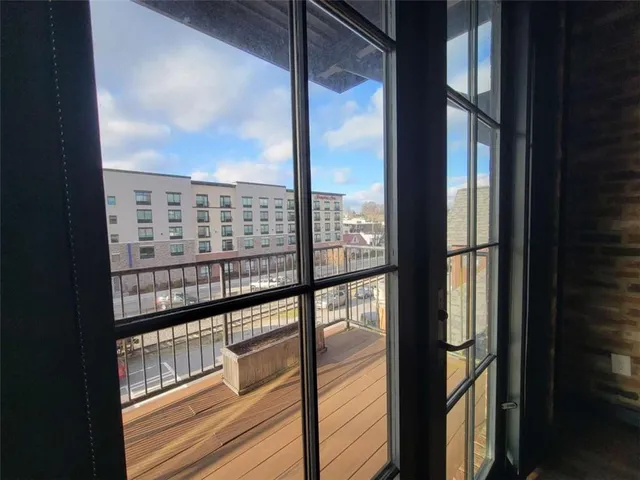 $1,600 | 550 East Main Street, Unit 201, Blue Ridge, GA 30513