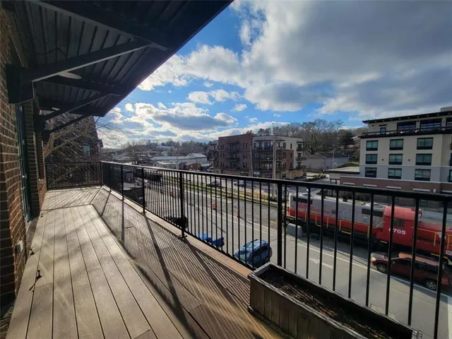 $1,600 | 550 East Main Street, Unit 201, Blue Ridge, GA 30513