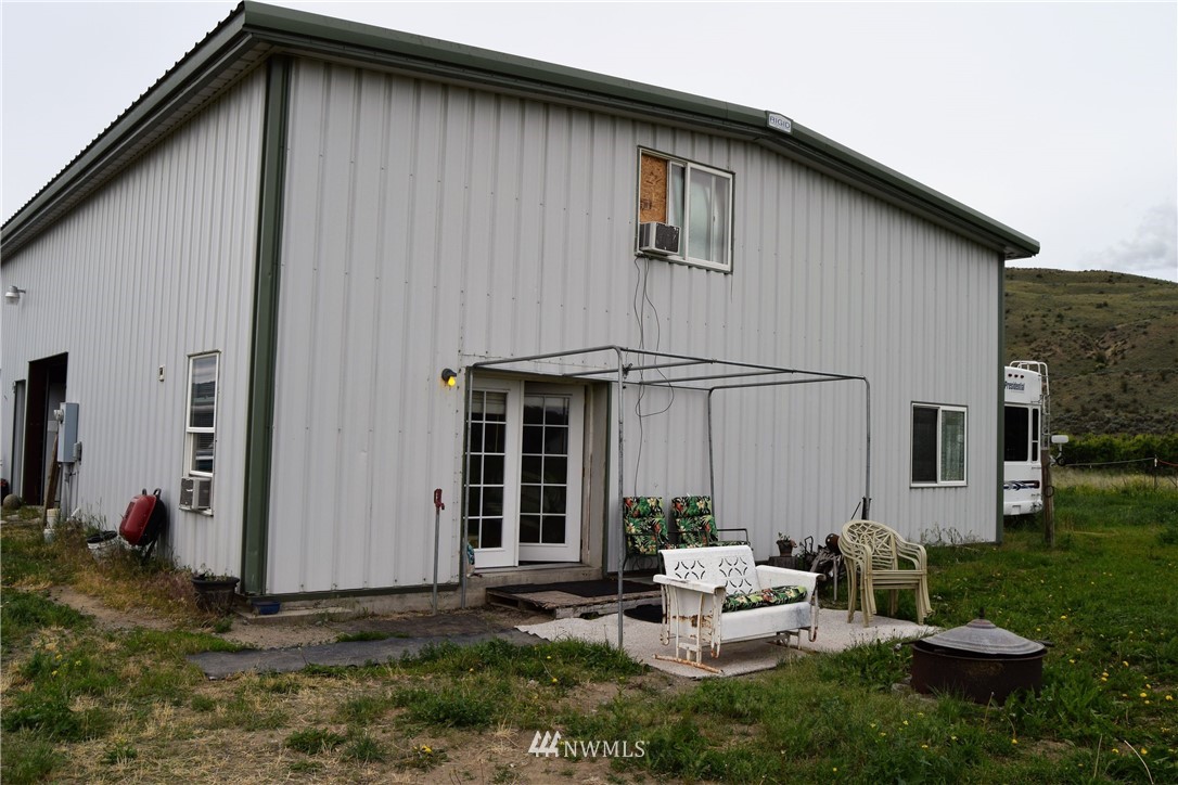 13 North Kirkpatrick Road Omak, WA 98841 - Photo 1 of 25