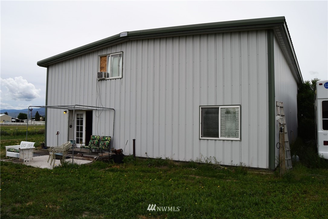 13 North Kirkpatrick Road Omak, WA 98841 - Photo 2 of 25