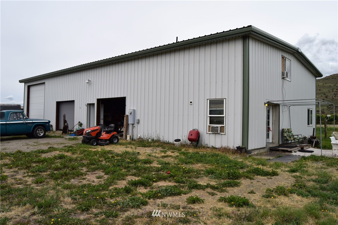 13 North Kirkpatrick Road Omak, WA 98841 - Photo 4 of 25