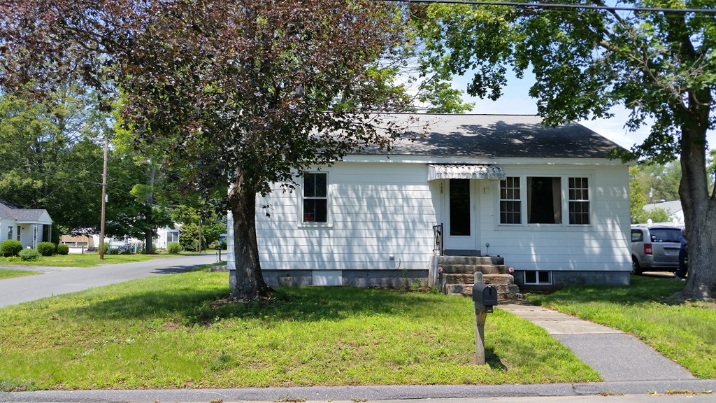 128 Eagle Street Ware, MA 01082 - Photo 4 of 24 Gallery Image 4