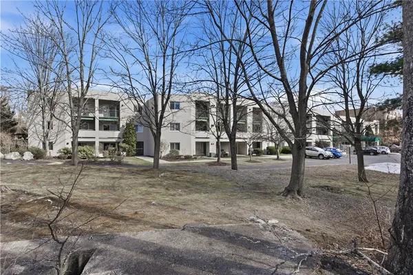 $1,550 | 31 Devereux Avenue, Unit 207, Providence, RI 02909