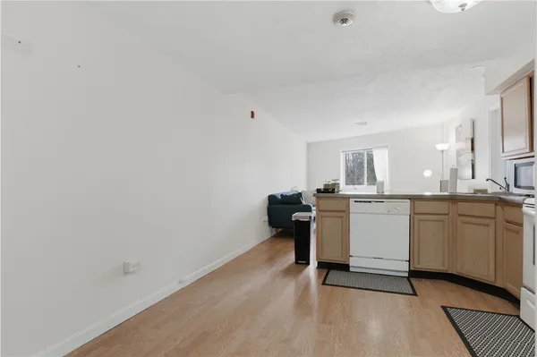 $1,550 | 31 Devereux Avenue, Unit 207, Providence, RI 02909