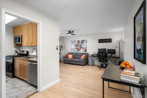 $209,000 | 92 Underhill Avenue, Unit 2B, West Harrison, NY 10604