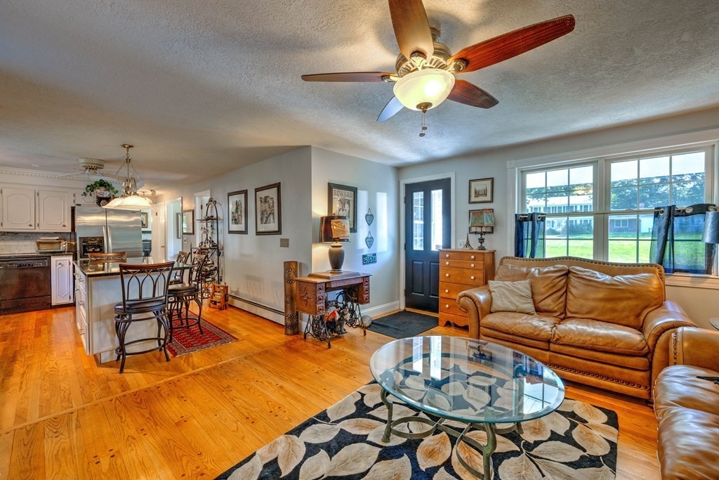 10 Ruth Drive Wilbraham, MA 01095 - Photo 5 of 38 Gallery Image 5