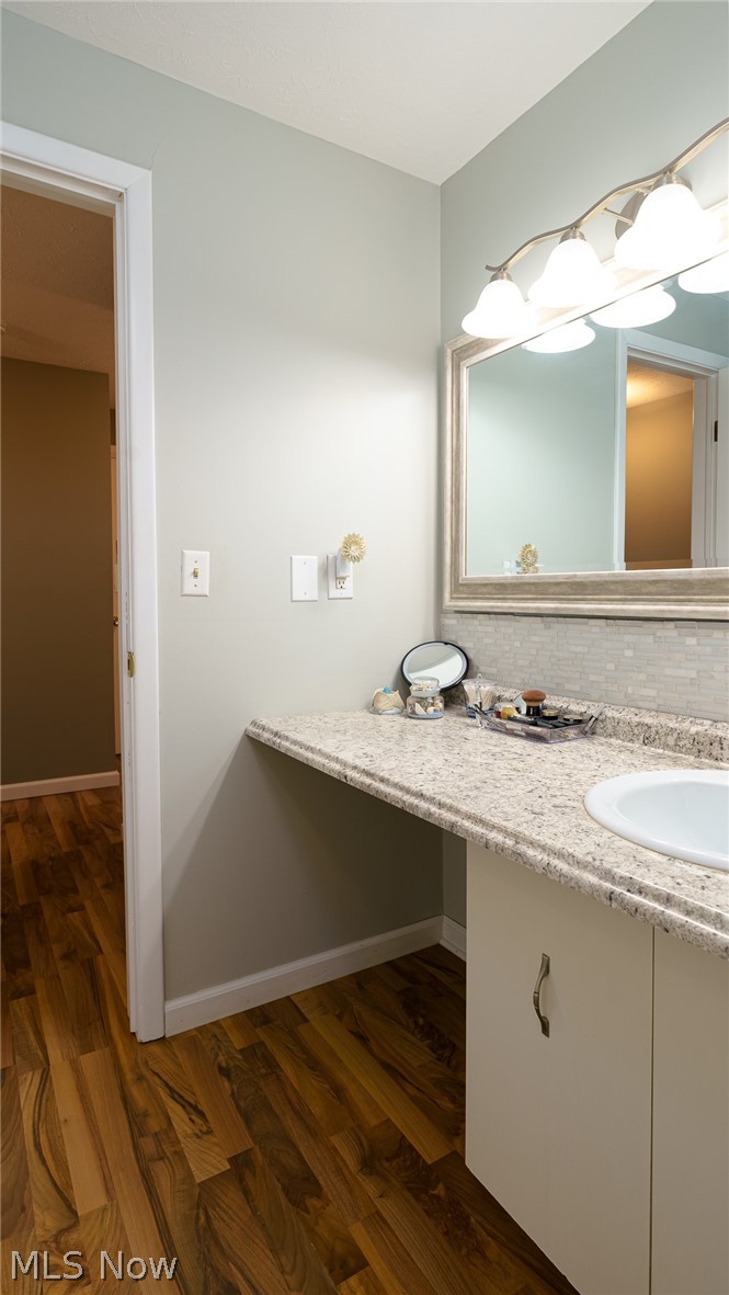 6472 State Road, Unit J2 Parma, OH 44134 - Photo 23 of 34 Full Bath