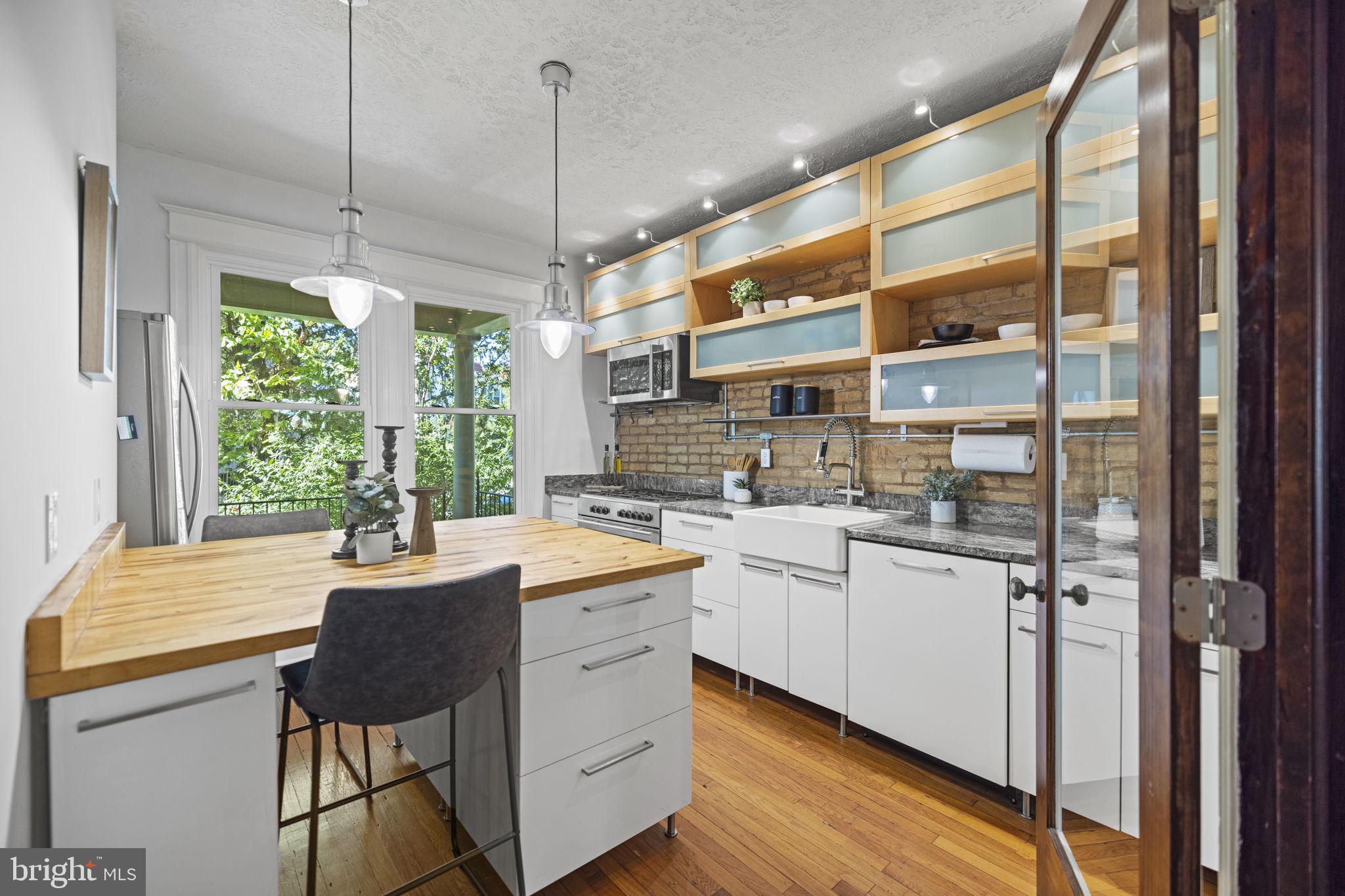 1016 Park Road Northwest Washington, DC 20010 - Photo 14 of 48