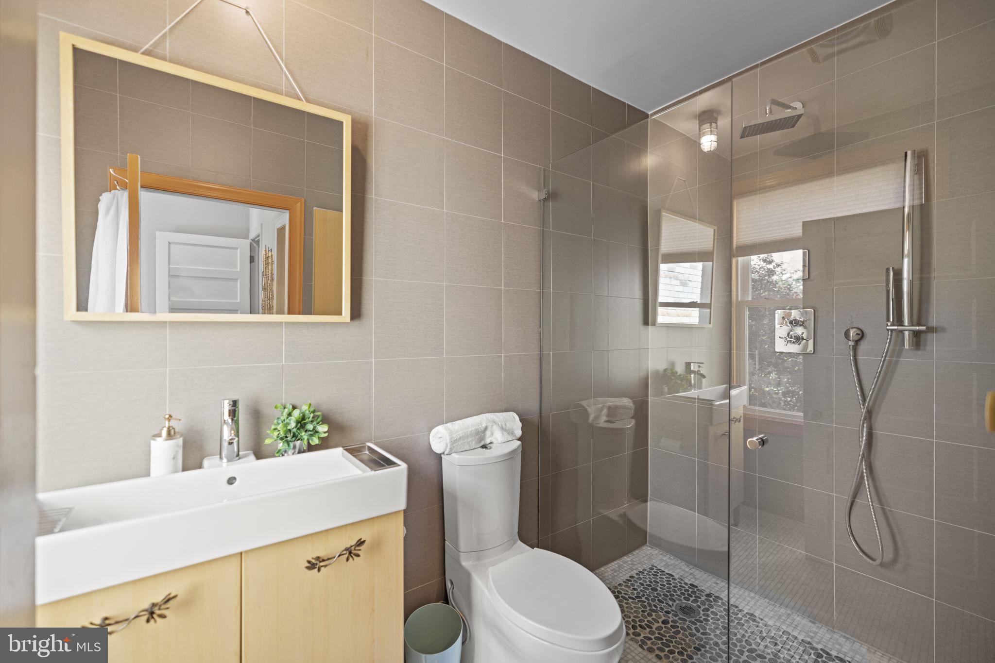 1016 Park Road Northwest Washington, DC 20010 - Photo 25 of 48