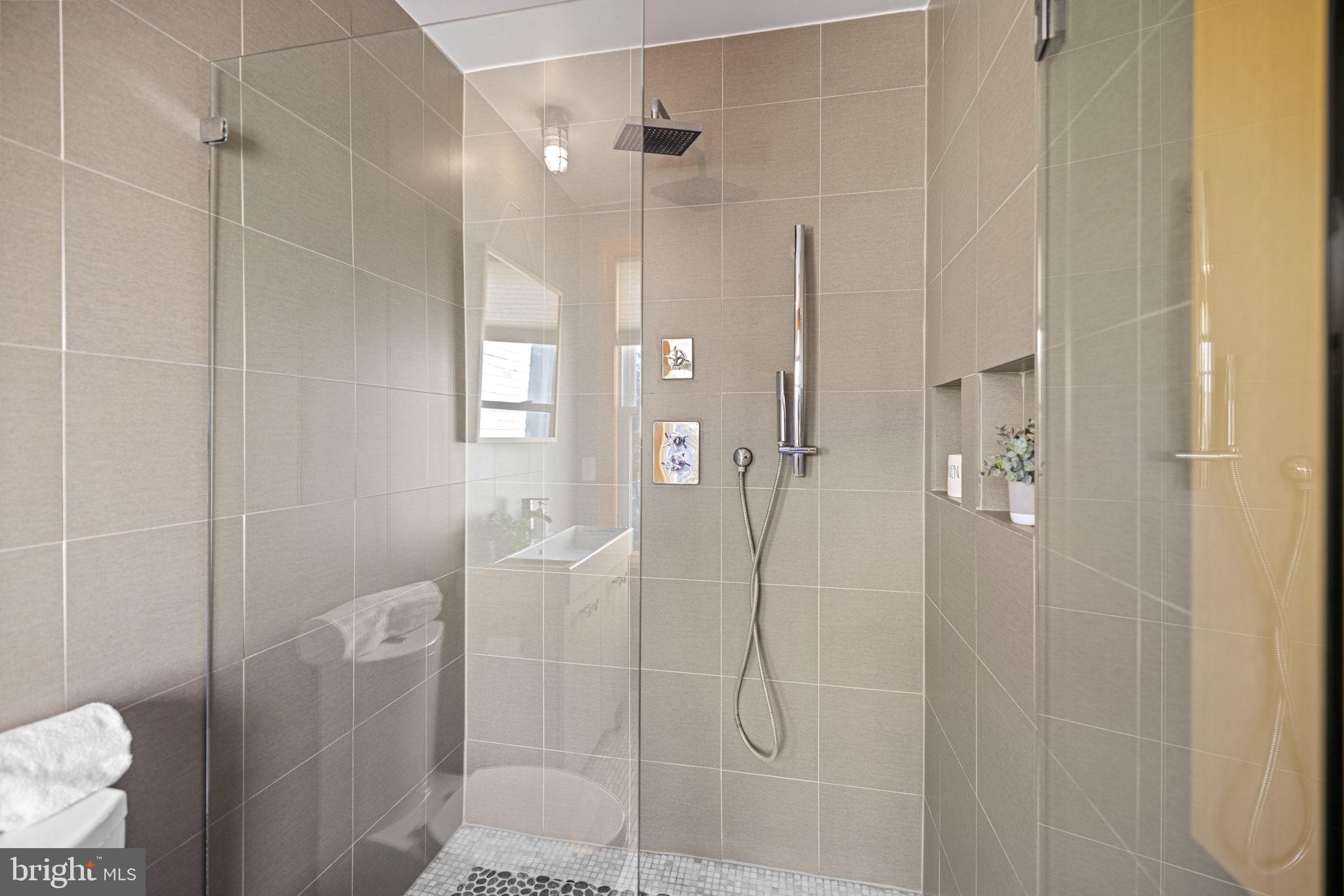 1016 Park Road Northwest Washington, DC 20010 - Photo 26 of 48