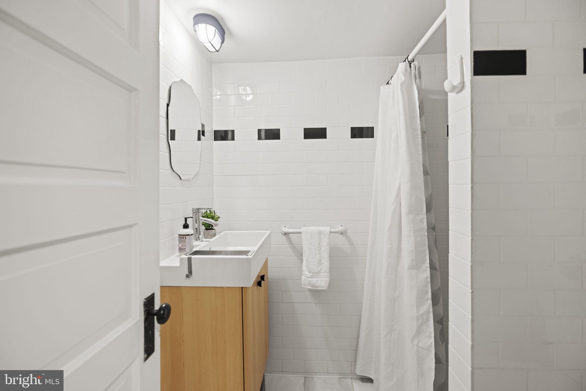 1016 Park Road Northwest Washington, DC 20010 - Photo 37 of 48