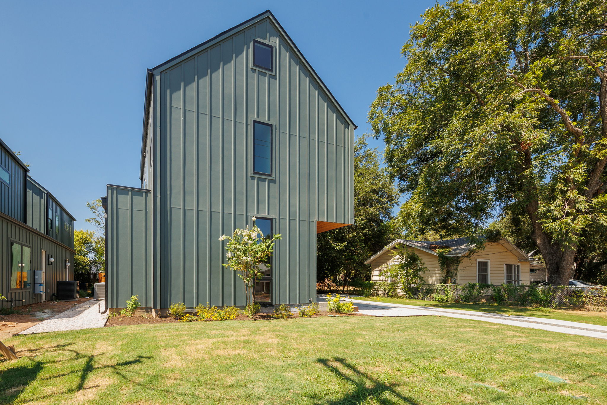 6315 Del Monte Road, Unit A Austin, TX 78741 - Photo 2 of 24