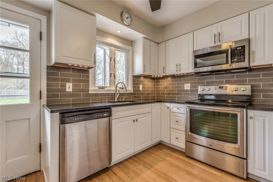 827 Lloyd Road Wickliffe, OH 44092 - Photo 5 of 28 Gallery Image 5