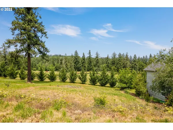 $89,000 | 980 Holly Avenue, Cottage Grove, OR 97424