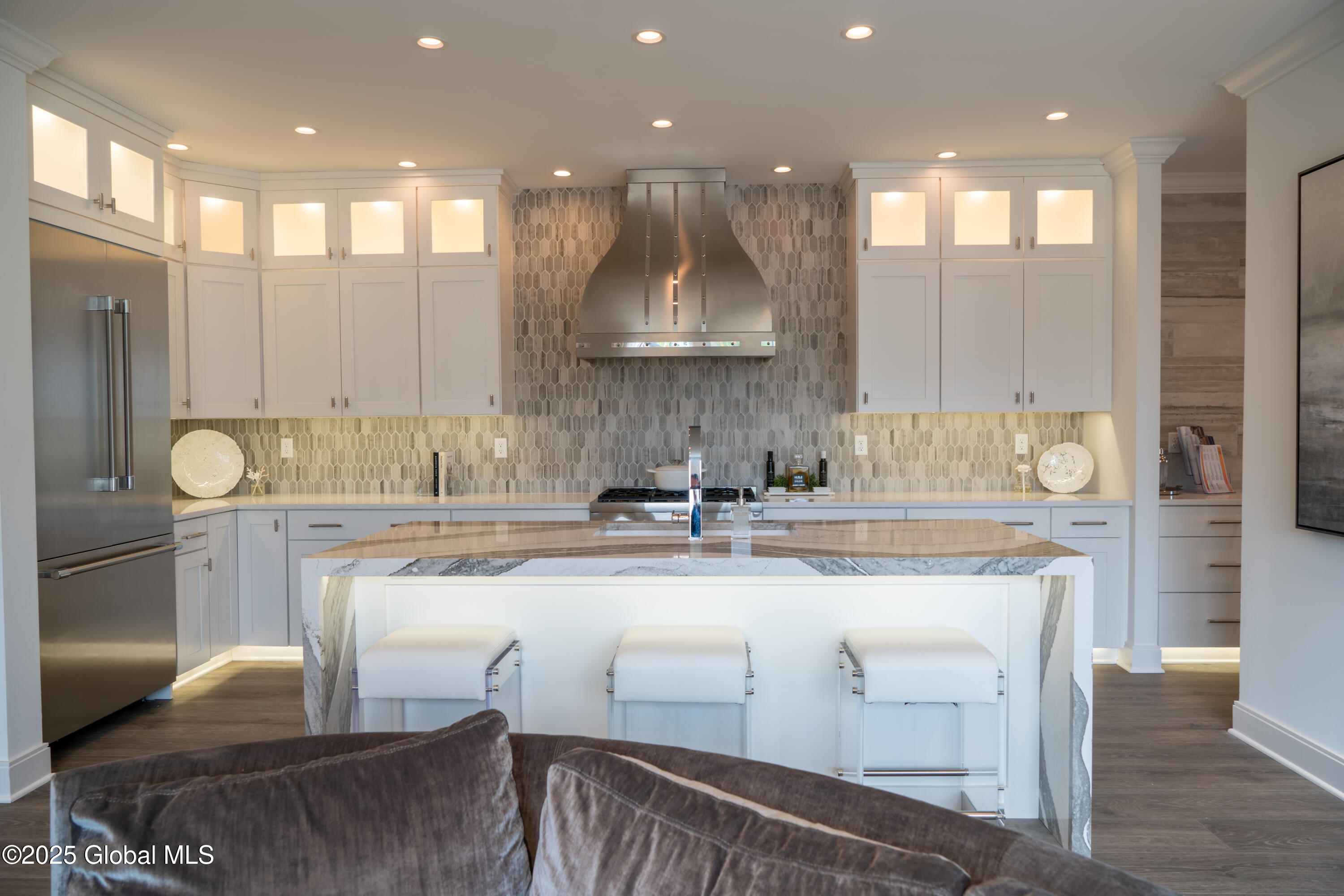 59 Cambridge Way Colonie, NY 12110 - Photo 3 of 22 DSC03134-2-HDR (1)