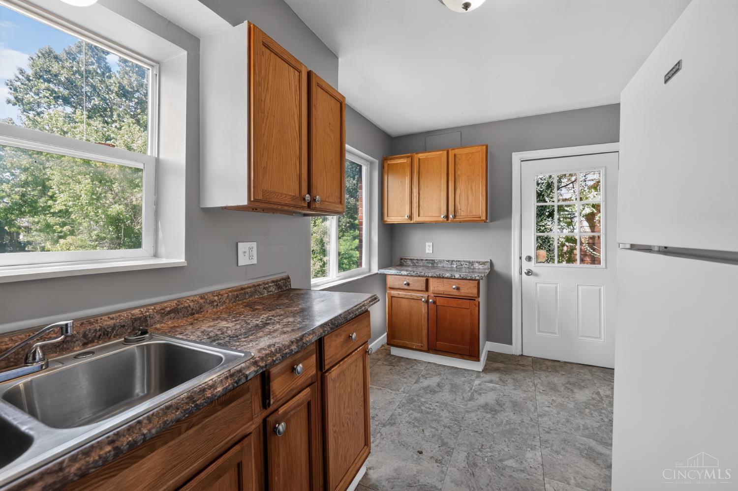 1263 West Galbraith Road Cincinnati, OH 45224 - Photo 10 of 31 Gallery Image 10