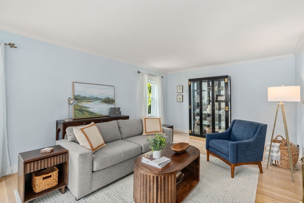 68 Shelton Road Swampscott, MA 01907 - Photo 4 of 40 Gallery Image 4
