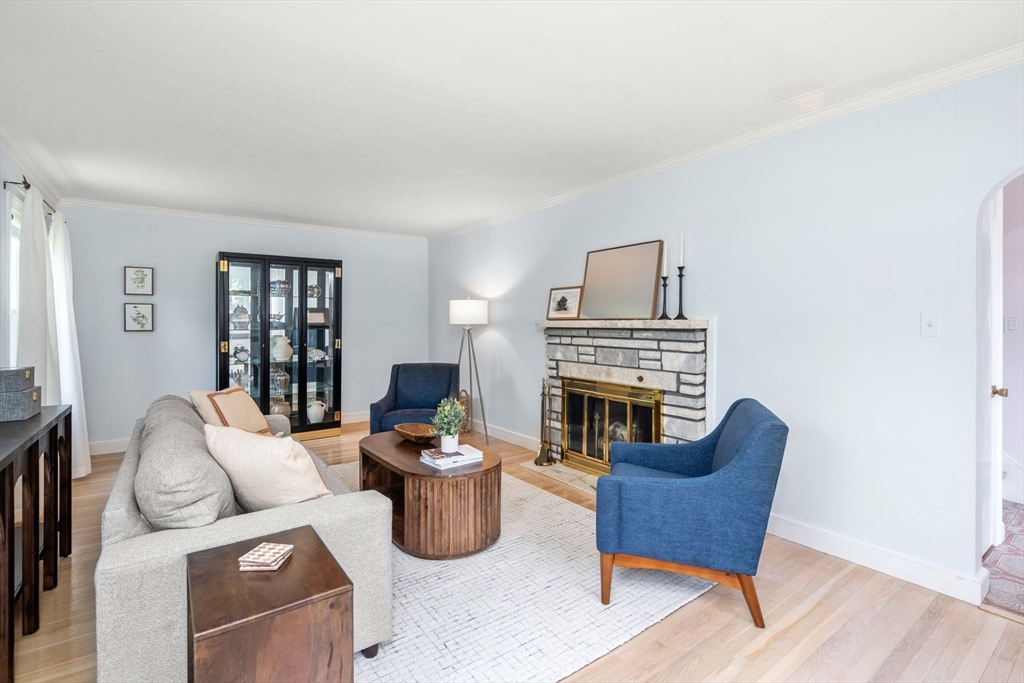 68 Shelton Road Swampscott, MA 01907 - Photo 5 of 40 Gallery Image 5